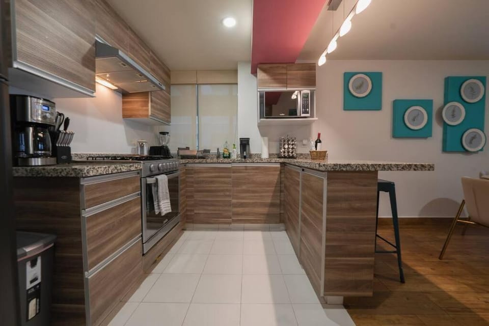 Coffee/tea facilities, Kitchen or kitchenette, minibar, pet friendly, stove, toaster