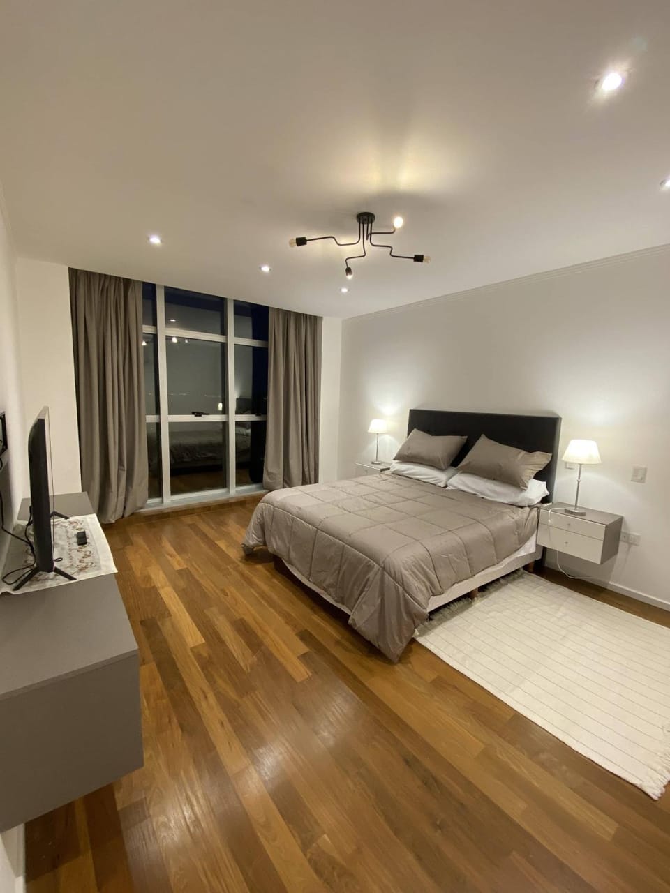 TV and multimedia, Photo of the whole room, Bedroom