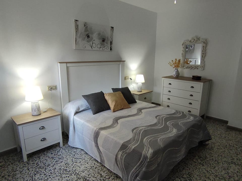 Bed, Bedroom, fireplace