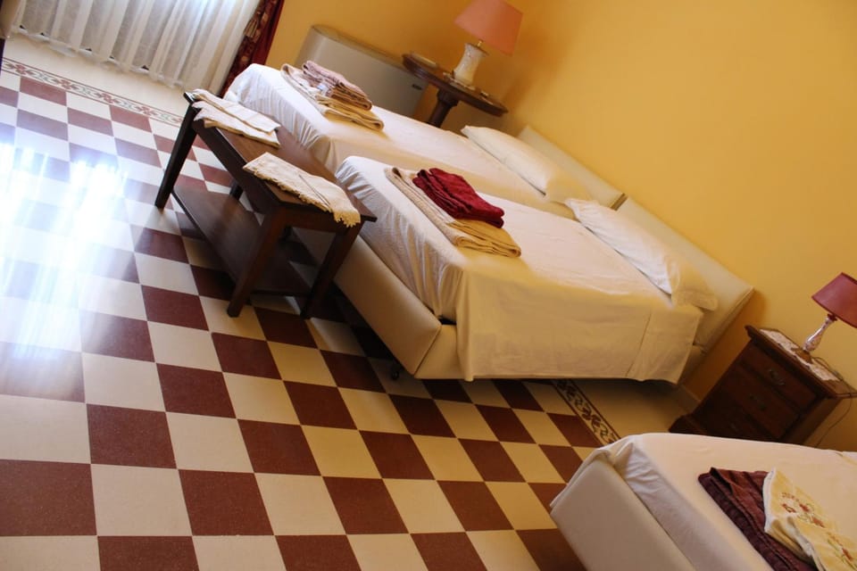 Il Casale dei Conti Bed and Breakfast in Barcellona Pozzo di Gotto