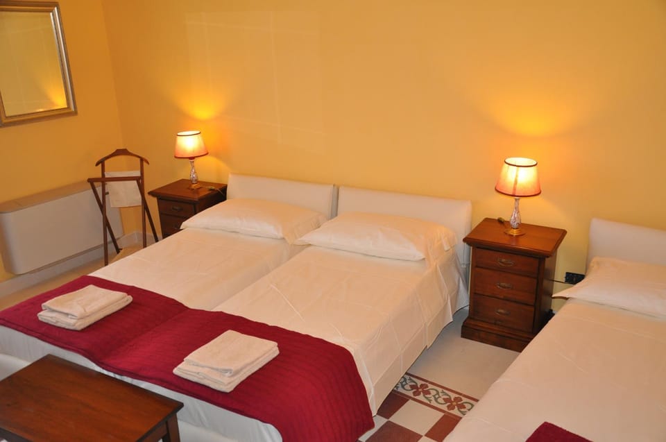 Il Casale dei Conti Bed and Breakfast in Barcellona Pozzo di Gotto