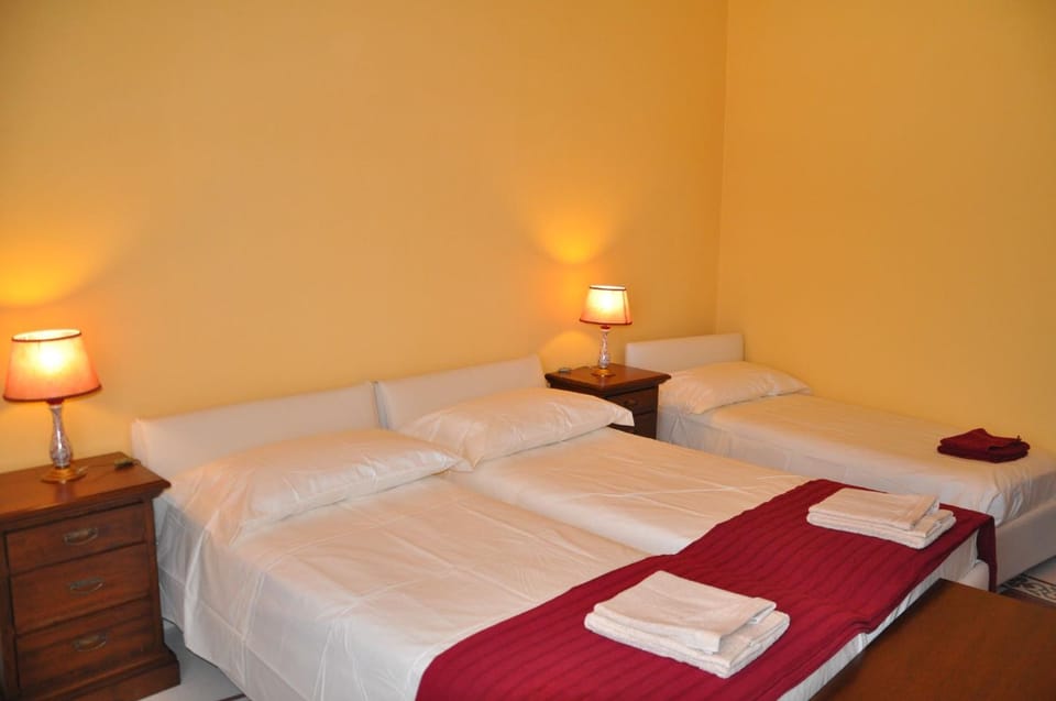 Il Casale dei Conti Bed and Breakfast in Barcellona Pozzo di Gotto