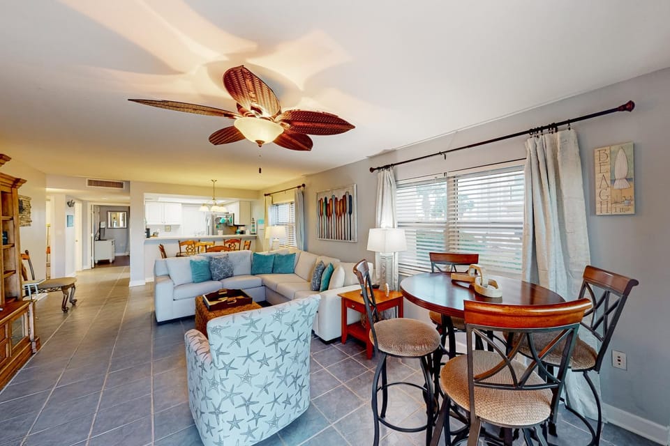 Regency Towers W 101 Apartment in Pensacola Beach