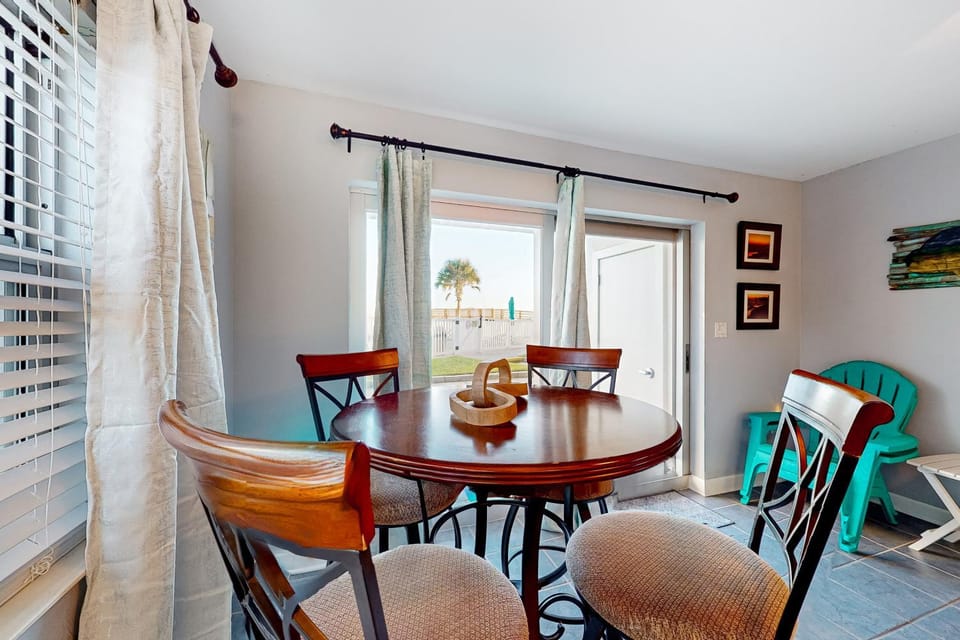 Regency Towers W 101 Apartment in Pensacola Beach