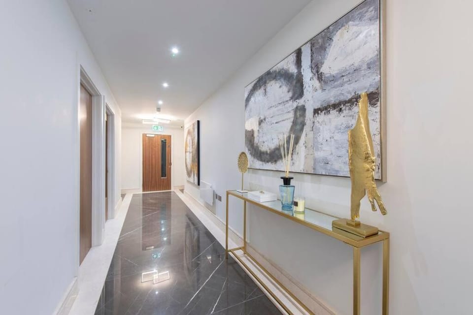 Urban Chic Studio Loft Elegance in Every Detail CHRL F10 NOT ACTIVE Apartment in Reading