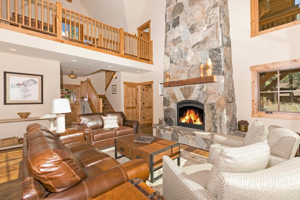 Caleb's Getaway by Tahoe Getaways at Old Greenwood- 3BR w Bonus Room, Pets Welcome & Ski Shuttle! House in Truckee