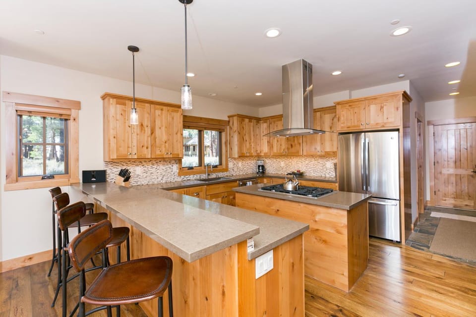 Caleb's Getaway by Tahoe Getaways at Old Greenwood- 3BR w Bonus Room, Pets Welcome & Ski Shuttle! House in Truckee
