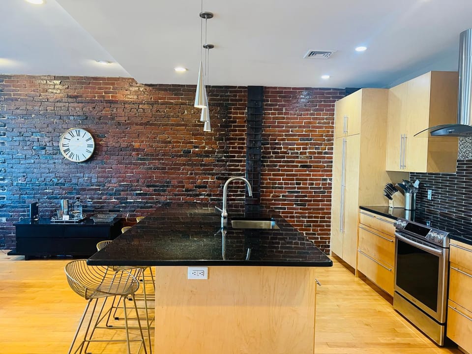 Kitchen or kitchenette, Dining area, minibar, pet friendly, stove