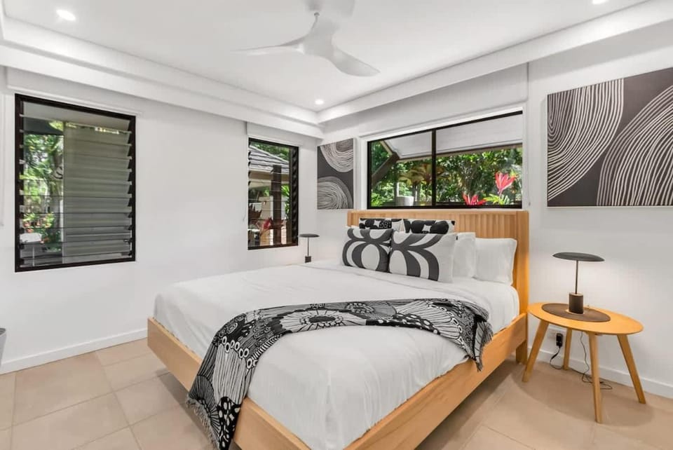 Fresco Tropical: Private Pool Haven by Golf Course Apartment in Port Douglas