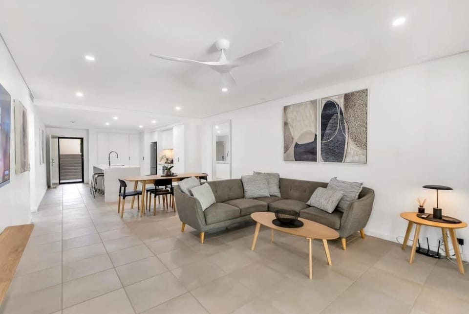 Fresco Tropical: Private Pool Haven by Golf Course Apartment in Port Douglas