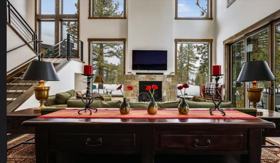 Allure at Schaffer's Mill by Tahoe Getaways - 4BR Pet-Friendly Home w Private Hot Tub & Air Conditioning! House in Sierra Nevada