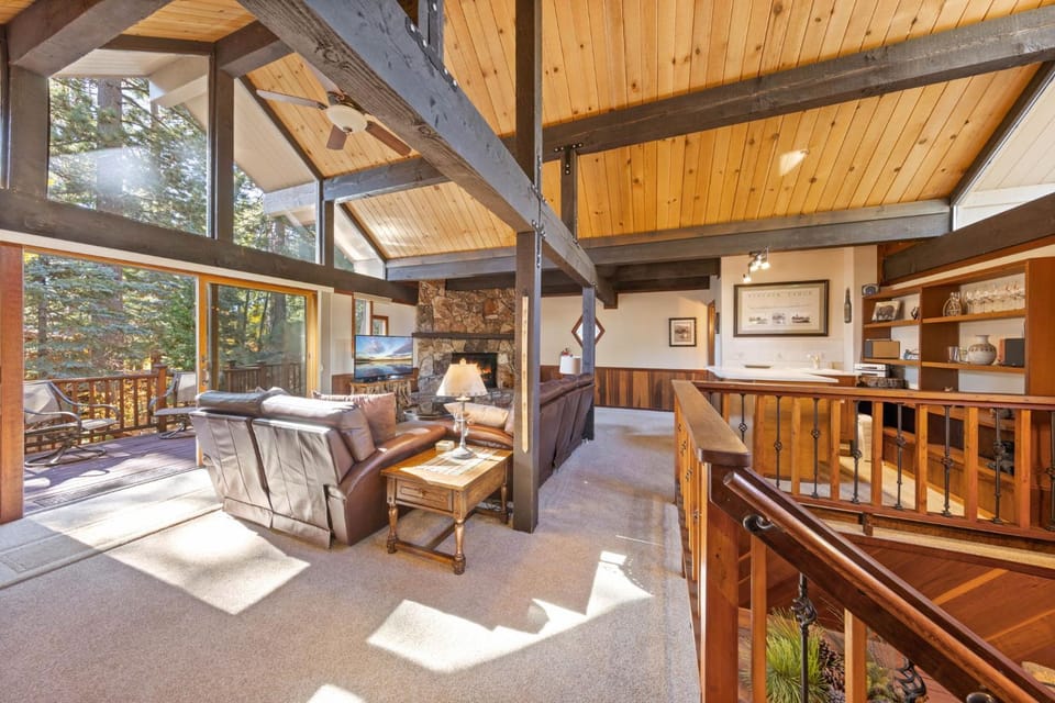 Nightingale Retreat by Tahoe Getaways - 3BR, Close to Tahoe City, Walk to Bike Path & Private Beach Access House in Tahoe City