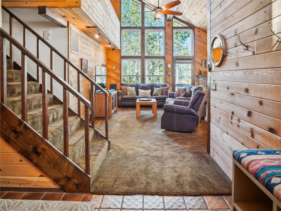 Rustic Retreat by Tahoe Getaways - 4BR Tahoe Donner Contemporary Cabin w Forest Views, Pet-Friendly & HOA Amenities Cabin in Truckee
