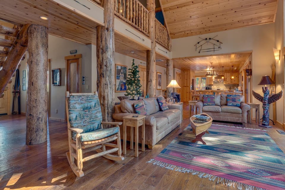 Tippy Canoe by Tahoe Getaways - 4BR West Shore w Private Hot Tub,, Sauna, EV & Walking Distance to Trailhead House in Lake Tahoe