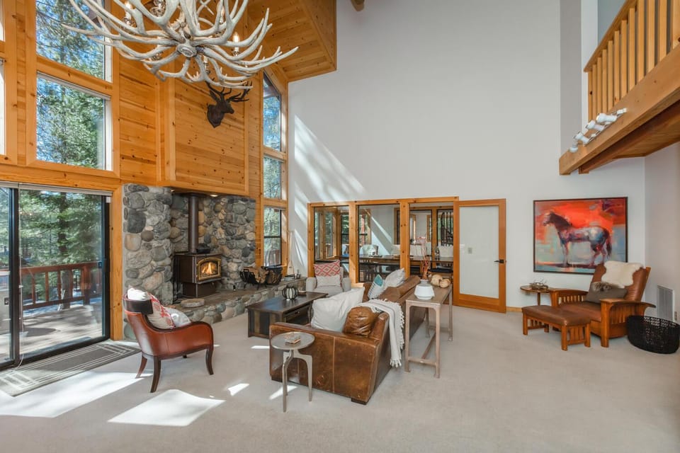 Tree Haus by Tahoe Getaways - Unique Pet-Friendly Tahoe Donner Home w EV & HOA Pool & Beach House in Truckee