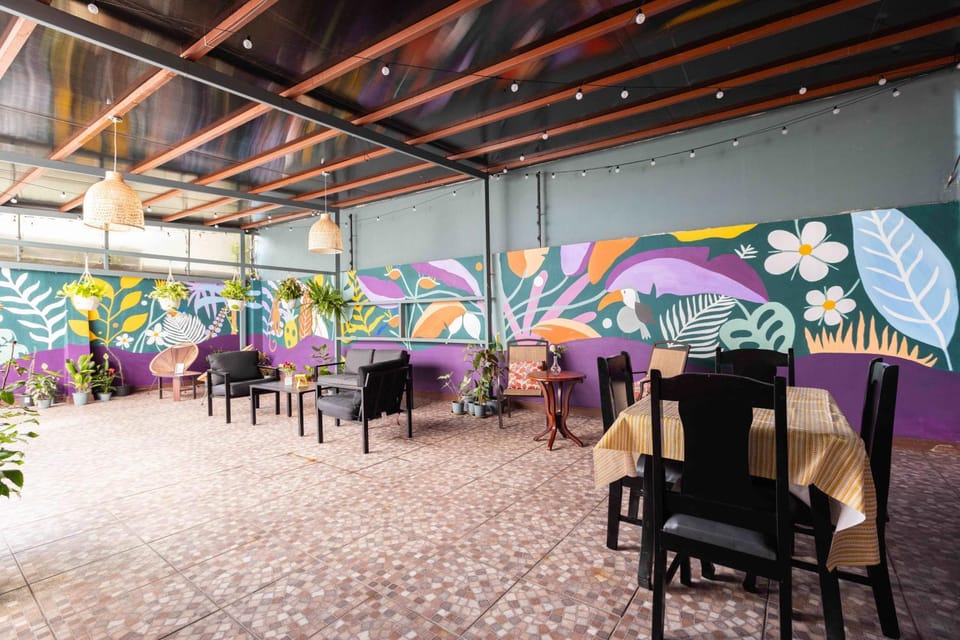 Restaurant/places to eat, Restaurant/places to eat, Seating area