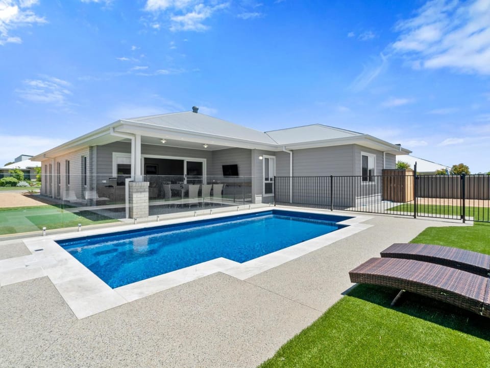 Sunsets by the Lake House in Yarrawonga