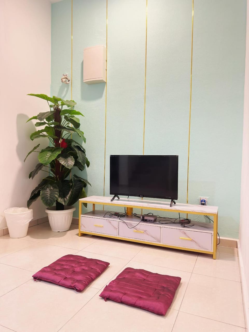 Modern Home/ 5 min Jonker/walking Mahkota Mall & hospital/ 24 pax 7R6B/ Mlk Town House in Malacca