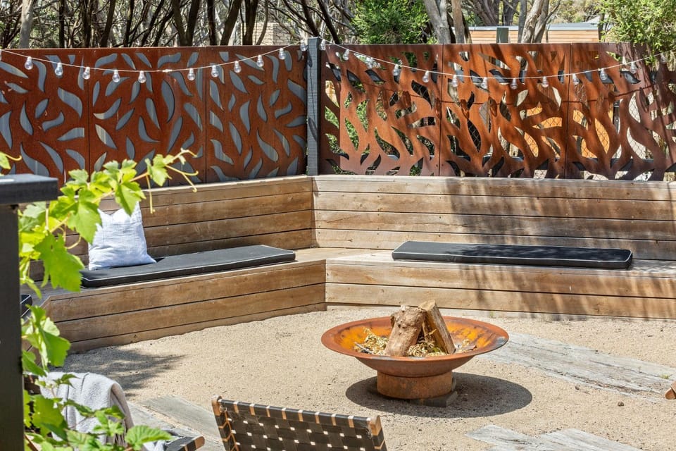 Garden, Seating area, Garden view, flat iron