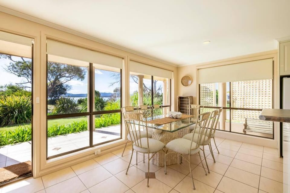 Patio, Day, Garden, View (from property/room), Balcony/Terrace, Seating area, Dining area, Garden view