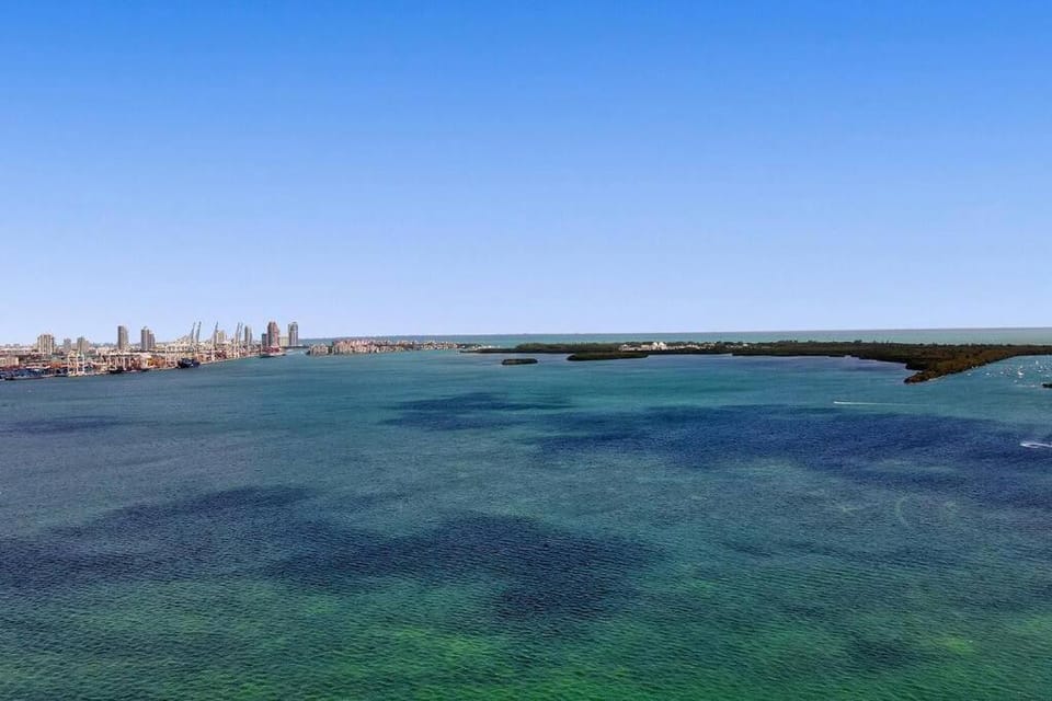 Superb Private unit Perfectly Located In Brickell Apartment in Brickell