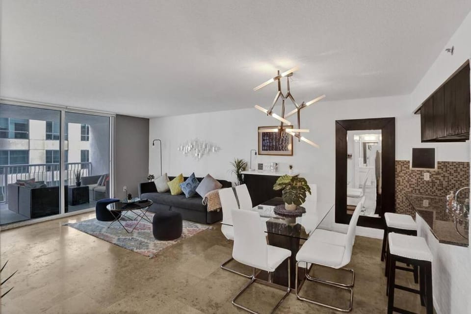 Superb Private unit Perfectly Located In Brickell Apartment in Brickell