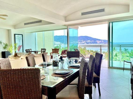 Bay View Grand Marina- 3 bedrooms with jacuzzi-602S Apartment in Ixtapa Zihuatanejo