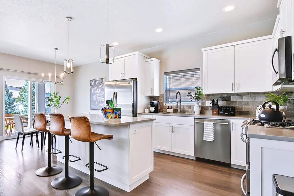 New! Modern & Spotless Home in Central Boise House in Meridian