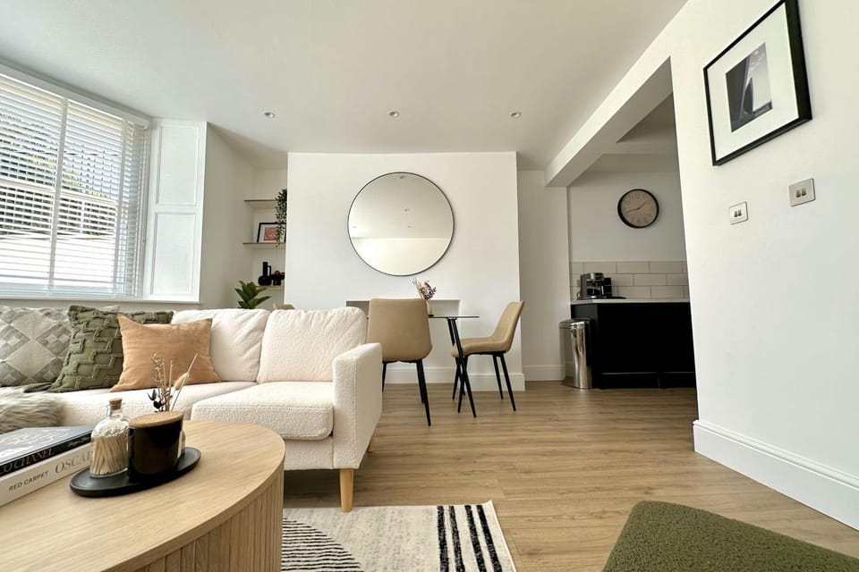 higgihaus Apartment #56a Cool Quiet Stylish Awesome Location Apartment in Bristol