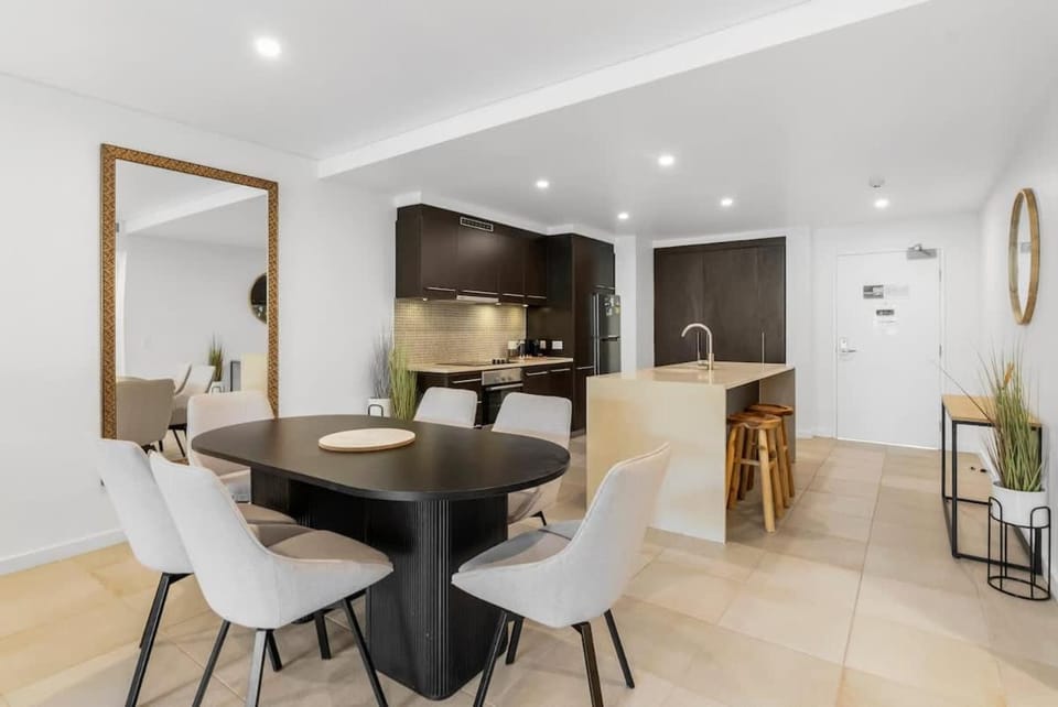 Resort-style Swim Out - A True Tropical Oasis Apartment in Port Douglas