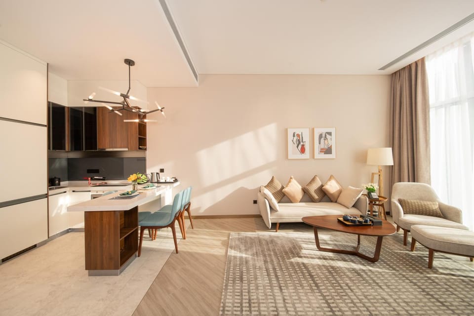 Kitchen or kitchenette, Living room, Dining area, minibar