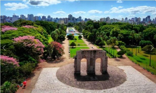 Casa local nobre Bed and Breakfast in Porto Alegre