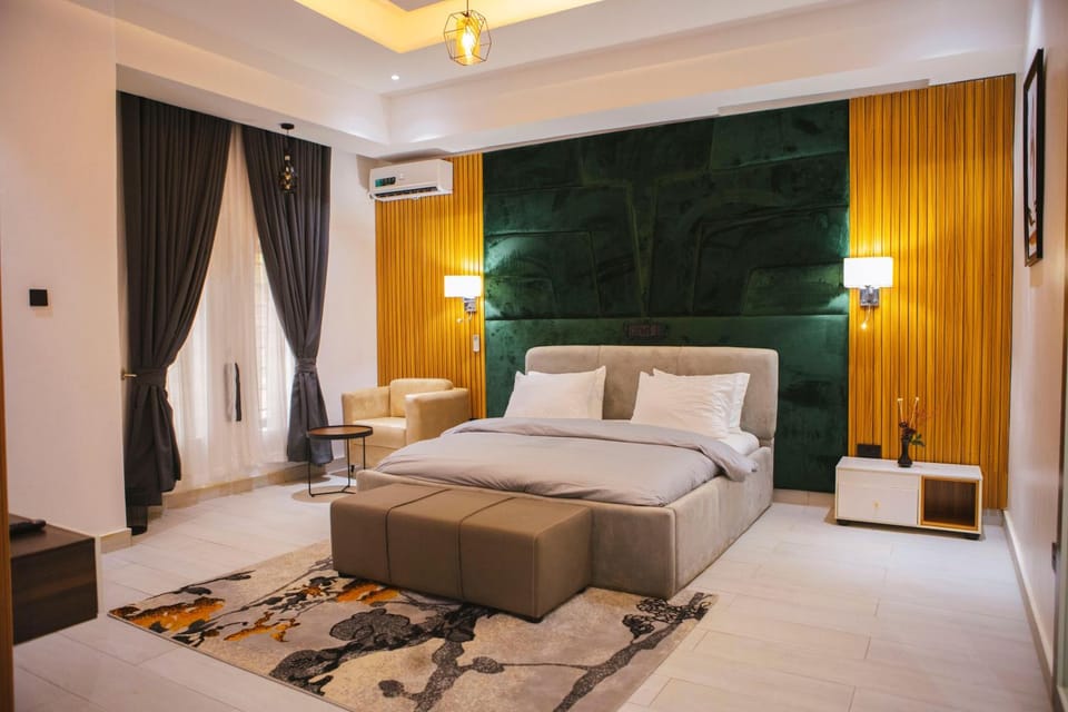 Bed, Photo of the whole room, air conditioner