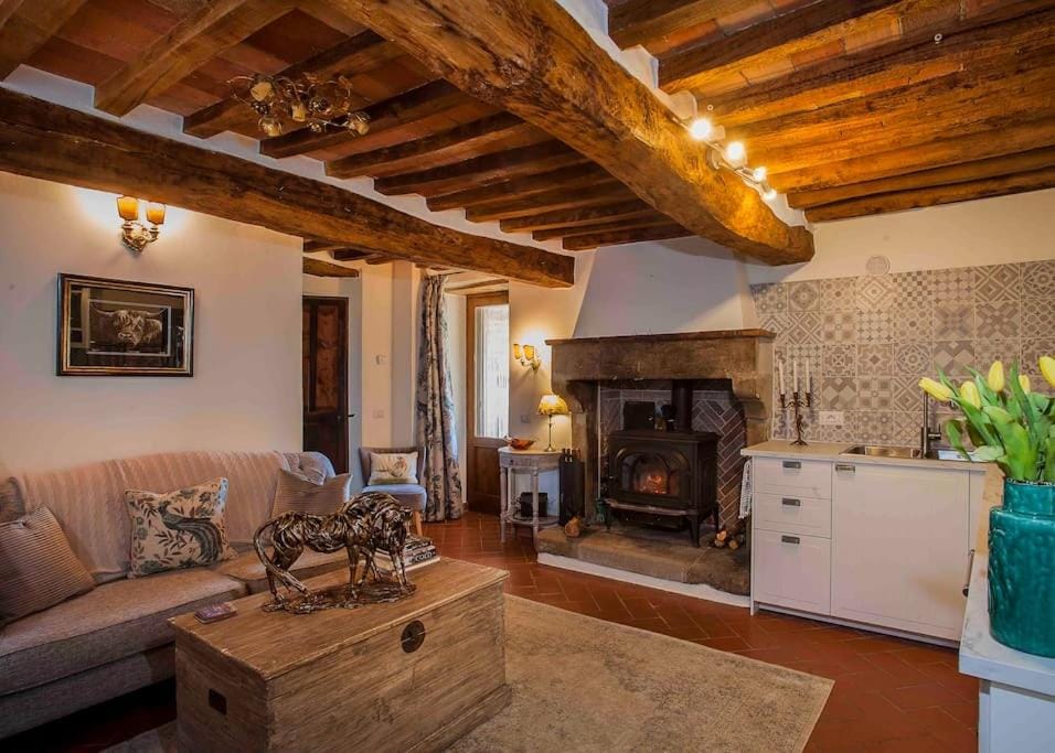 Pevoni - 1 Bed apartment with stunning Tuscan views Apartment in Umbria