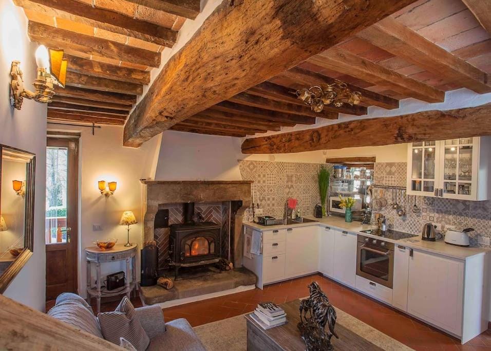 Pevoni - 1 Bed apartment with stunning Tuscan views Apartment in Umbria