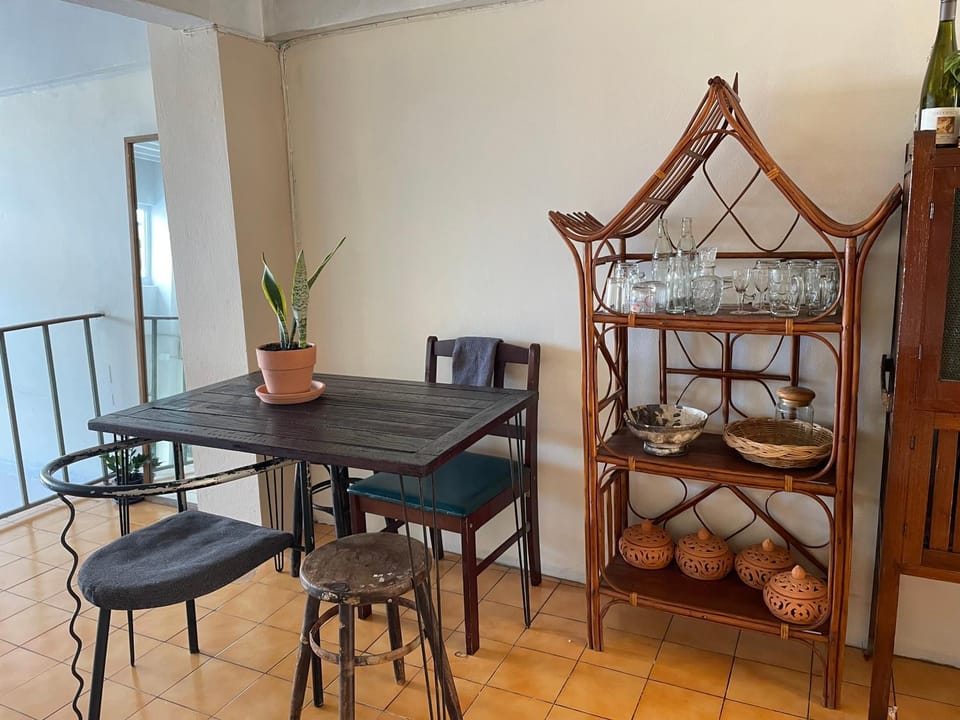 Kitchen or kitchenette, Seating area, Dining area
