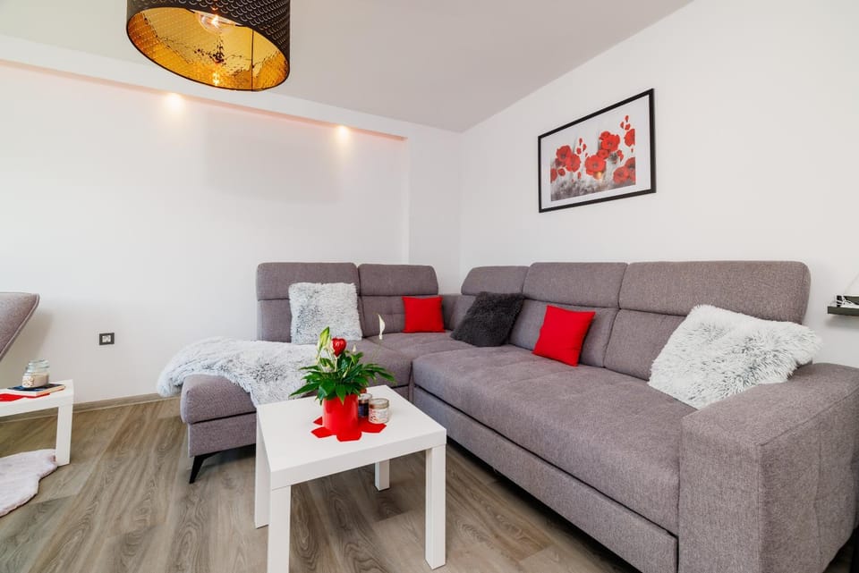 Living room, Seating area, Evening entertainment