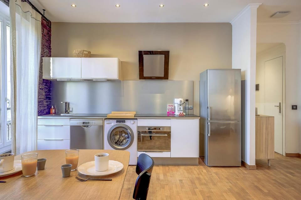Coffee/tea facilities, Kitchen or kitchenette, minibar, pet friendly, stove, washing machine