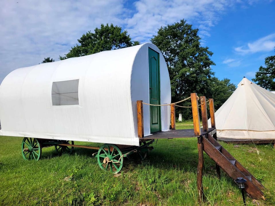 Carul cu Stele-Glamping Luxury tent in Timiș County