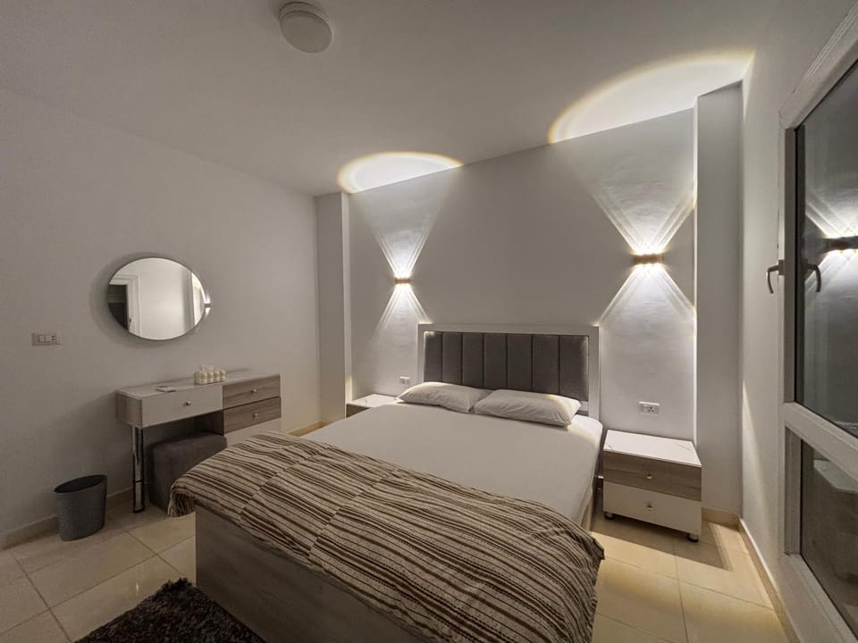 Bed, TV and multimedia, Photo of the whole room, Bedroom, internet, towels, wardrobe
