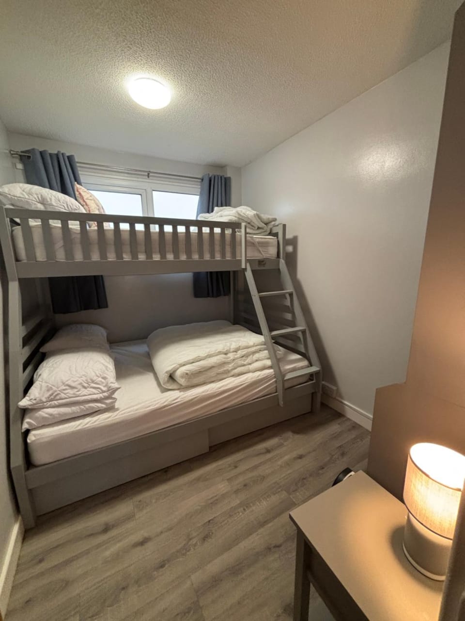 246, Two bed Chalet on Belle Aire Holiday Park - sleeps 5, pet friendly, free Wi-Fi, bed linen and towels included plus onsite entertainment available Chalet in Hemsby