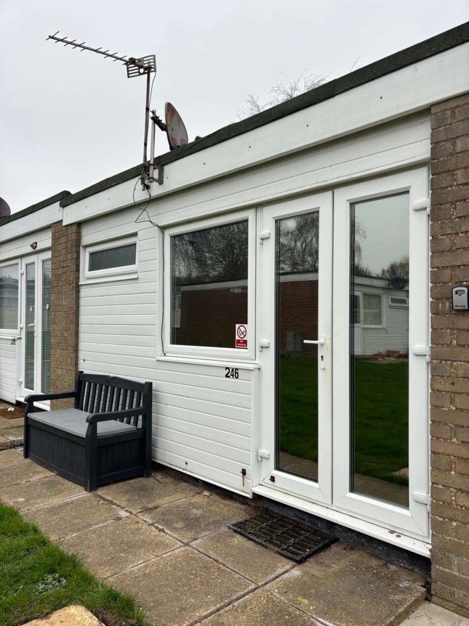 246, Two bed Chalet on Belle Aire Holiday Park - sleeps 5, pet friendly, free Wi-Fi, bed linen and towels included plus onsite entertainment available Chalet in Hemsby