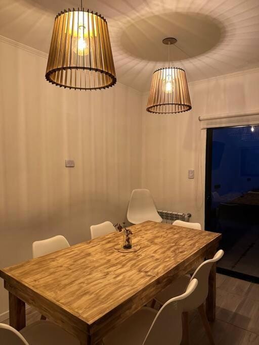 Casa impecable con Pileta, Garage House in Buenos Aires Province