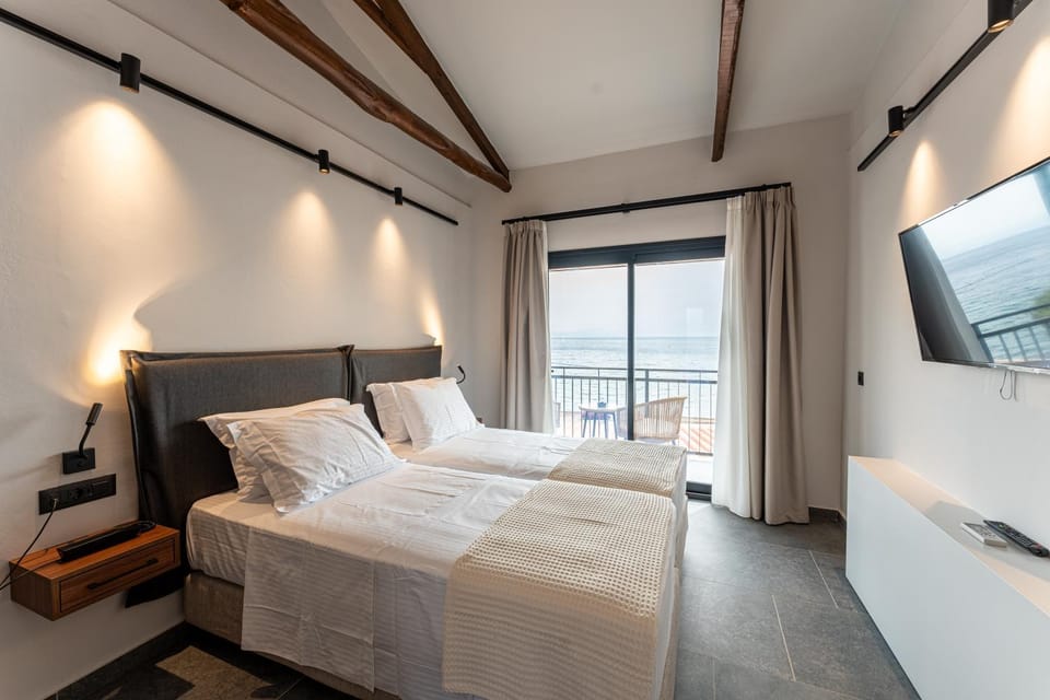 Hotel Angels Hotel in Decentralized Administration of the Aegean