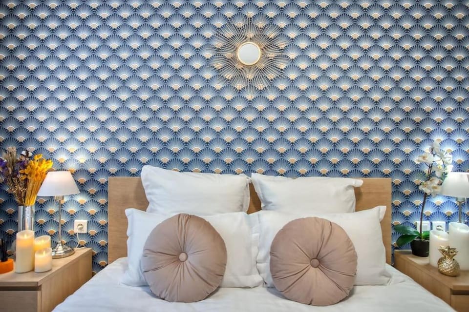 Bed, Photo of the whole room