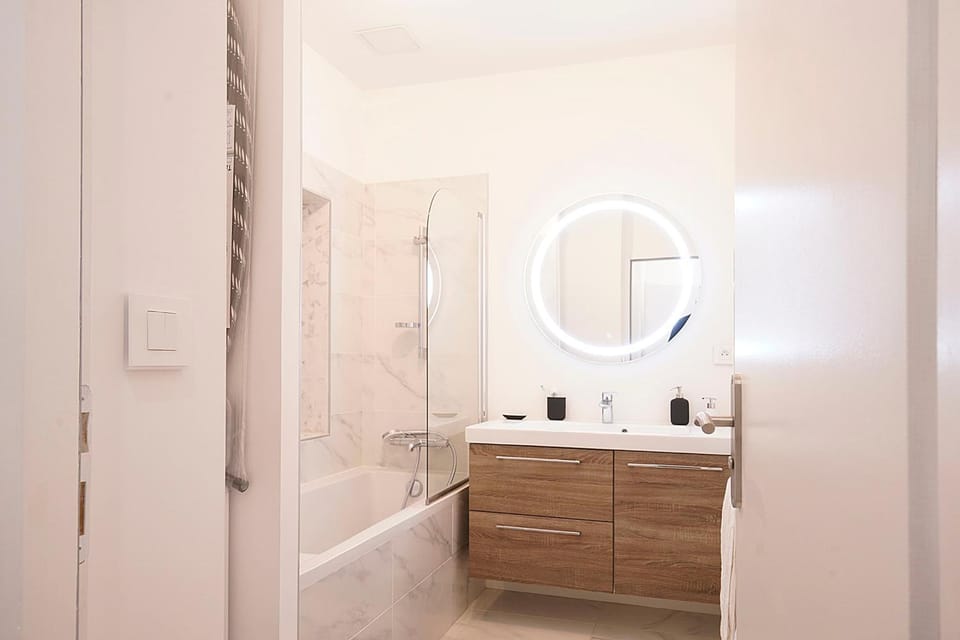 Beautiful cocoon 54 m for 4 near the Old Port Apartment in Marseille