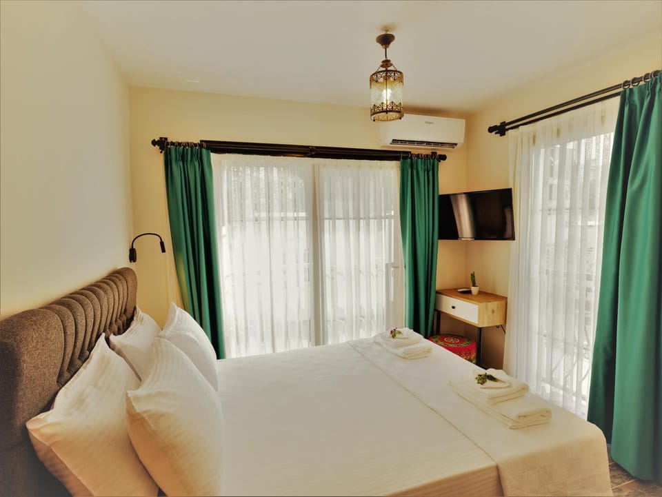 Bed, TV and multimedia