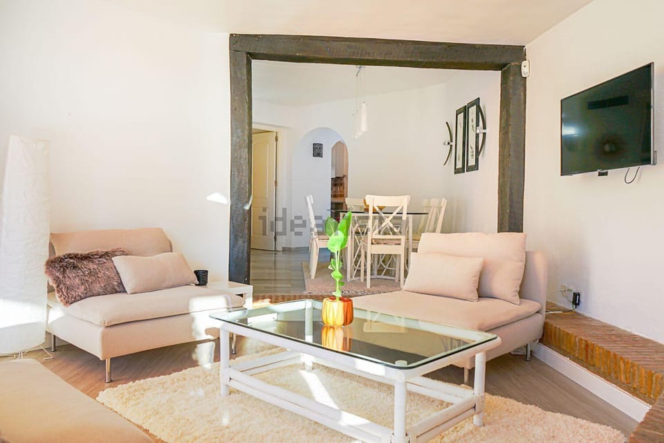 Garden level 2 bedroom Chalet with pool access Apartment in Sitio de Calahonda