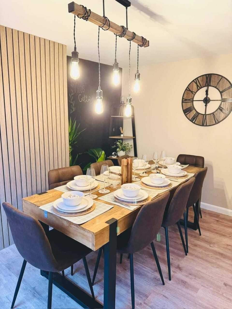 Vine Cottage Pin Mill & River Orwell Walks House in Babergh District