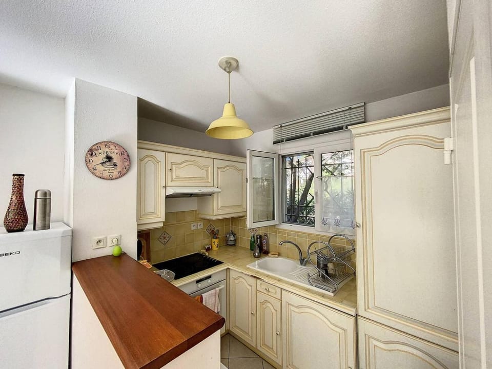 Appartement T2 pour 4 personnes dans résidence avec piscine Apartment in Sainte-Maxime